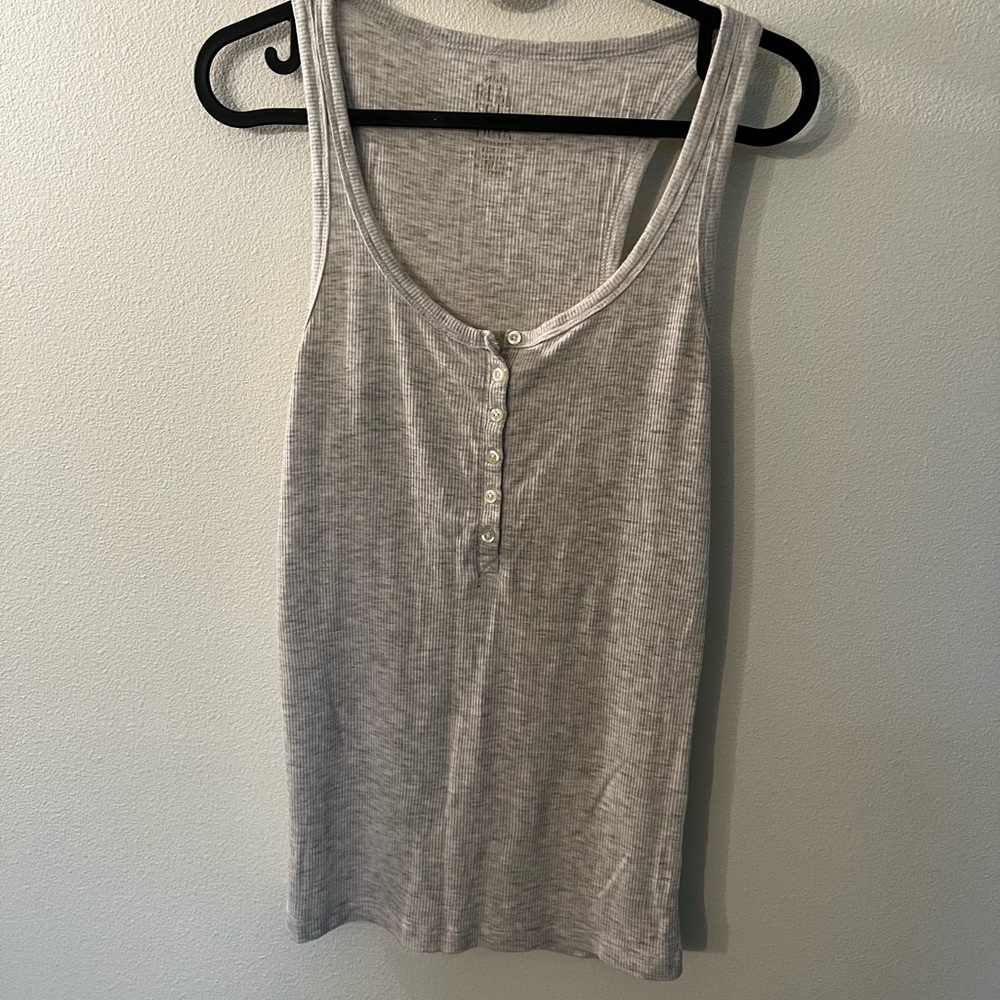 Gray tank top
